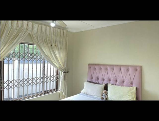 4 BEDROOM HOUSE FOR SALE IN VELD EN VLEI